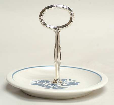 Yorktowne Round Serving Plate with Handle (SP)