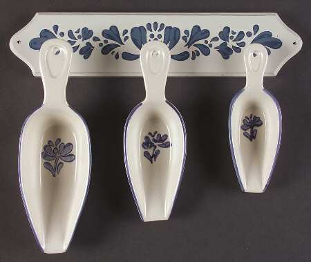 Yorktowne Scoop Set with Wood Rack