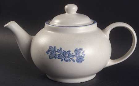Yorktowne Teapot & Lid