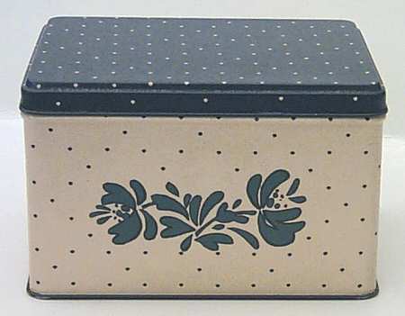 Yorktowne Metal Recipe Box & Lid