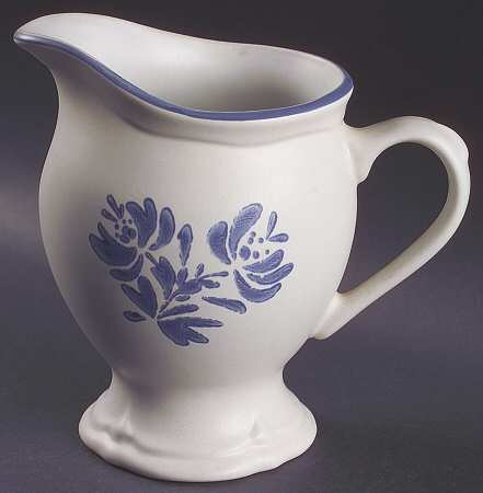 Yorktowne 56 Oz Sculpted Pitcher