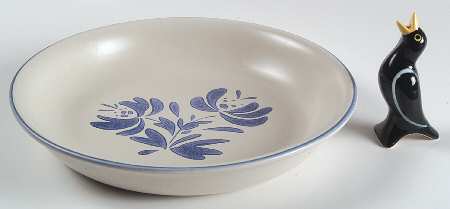 Yorktowne 10" Pie Baking Plate with Pie Bird by Pfaltzgraff