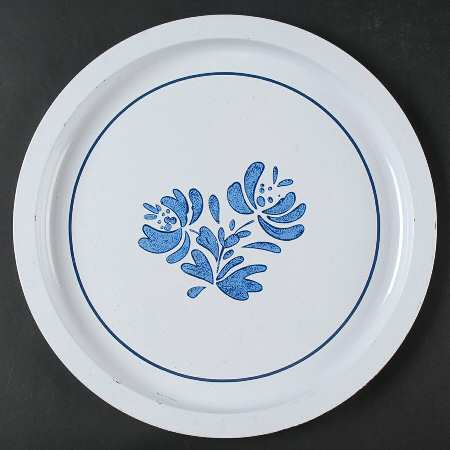 Yorktowne 13" Metal Round Tray
