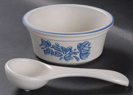 Yorktowne Dip/Salsa Crock & Ladle