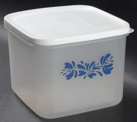 Yorktowne 4" Square Plastic Storage Box