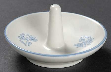 Yorktowne Ring Holder