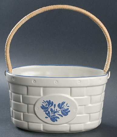 Yorktowne Medium Basket with Handle