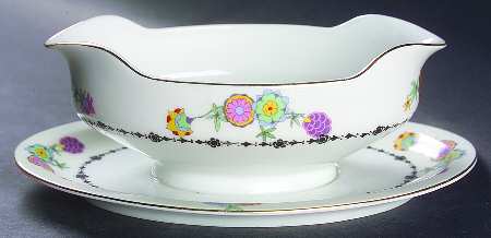 PHE8 Gravy Boat with Attached Underplate