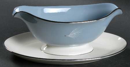 Blue Skies Gravy Boat with Attached Underplate
