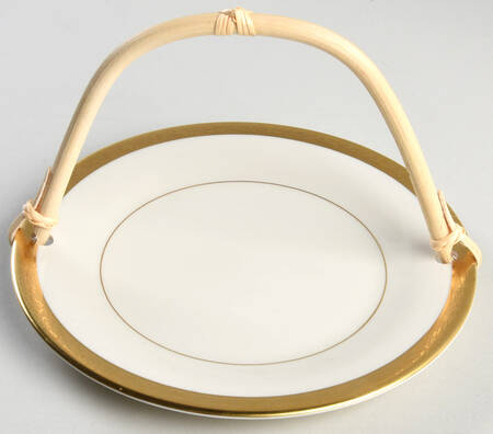 Camelot 5 3/8"-5 5/8" Bamboo Handled Serving Plate  HC