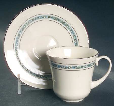 Candlelight Flat Cup & Saucer Set