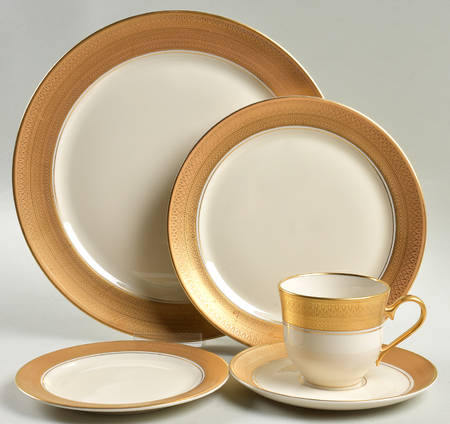 Centennial (Ivory Background) 5 Piece Place Setting