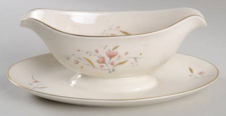 Daydreams Gravy Boat with Attached Underplate