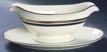 Diplomat Gravy Boat with Attached Underplate