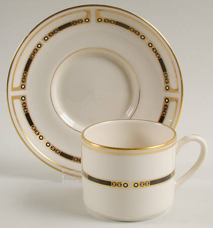 Ellington Flat Cup & Saucer Set