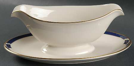 Ensemble Blue Gravy Boat with Attached Underplate