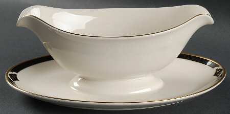 Ensemble Black Gravy Boat with Attached Underplate