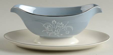 Enchantment Gravy Boat with Attached Underplate
