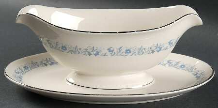 Festival Gravy Boat with Attached Underplate