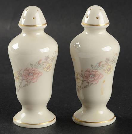Georgian Manor Salt & Pepper Set