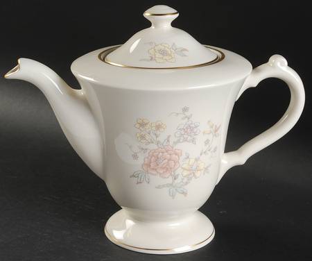 Georgian Manor Tea/Coffee Pot & Lid