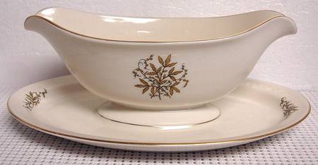 Golden Magic Gravy Boat with Attached Underplate