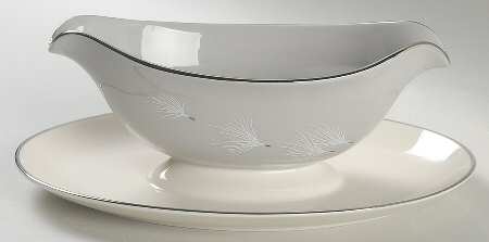 Gossamer Gravy Boat with Attached Underplate