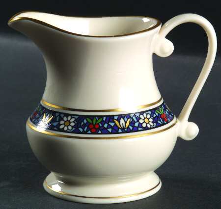 Grandeur Creamer