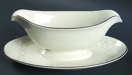 Heirloom Gravy Boat with Attached Underplate