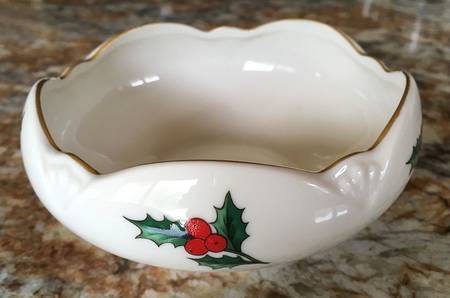 Holly Tulip Bowl