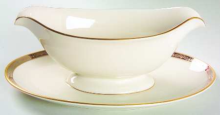 Illusion Gravy Boat with Attached Underplate