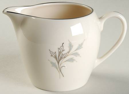 La Rond Creamer