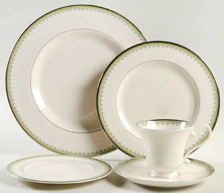 Marquis 5 Piece Place Setting