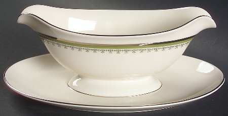 Marquis Gravy Boat with Attached Underplate