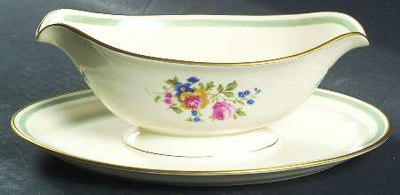 Marguerite Gravy Boat with Attached Underplate