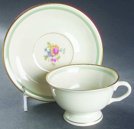Marguerite Footed Cup & Saucer Set
