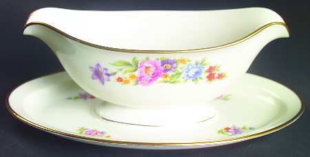 Marilyn Gravy Boat with Attached Underplate