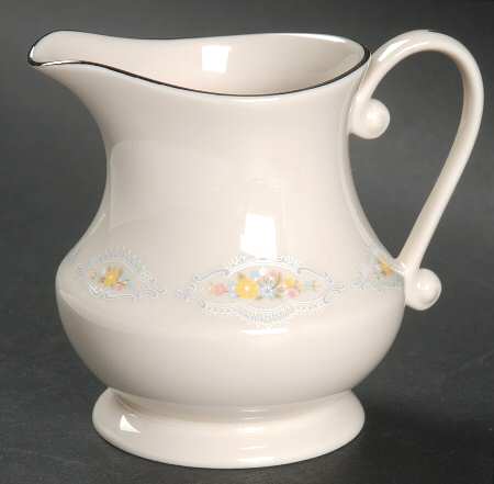 Minuet Creamer