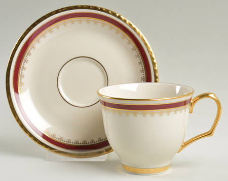 Monticello Flat Cup & Saucer Set