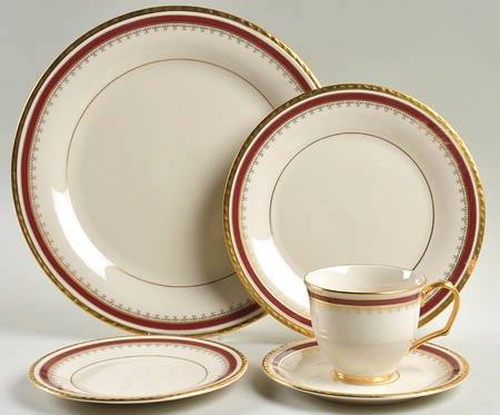 Monticello 5 Piece Place Setting