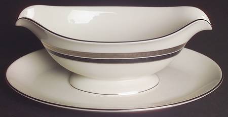 Nocturne Gravy Boat with Attached Underplate