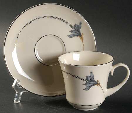 Nouveau Flat Cup & Saucer Set