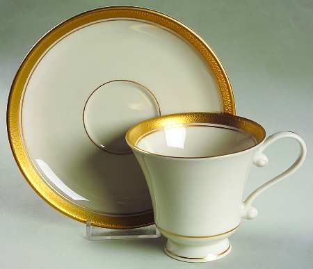 Palace (Ivory Background) Footed Cup & Saucer Set