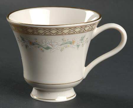 Pavilion Footed Cup