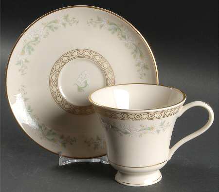 Pavilion Footed Cup & Saucer Set