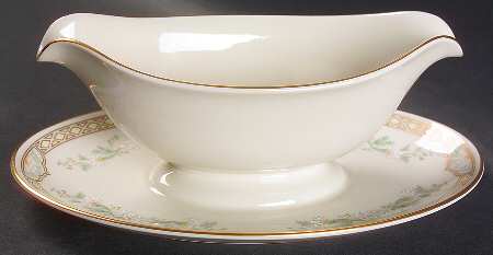 Pavilion Gravy Boat with Attached Underplate