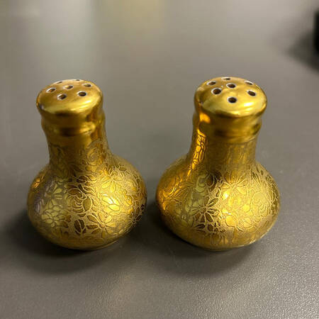 Rose and Daisy Individual Salt & Pepper Set