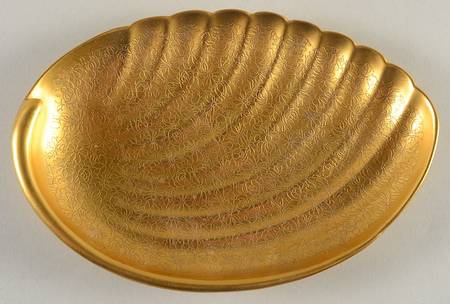 Rose and Daisy Shell Shaped Dish