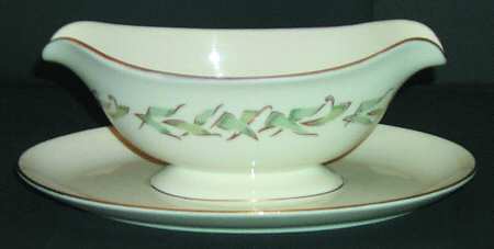 Rondelay Gravy Boat with Attached Underplate