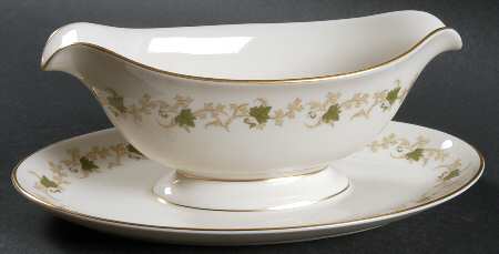 Savannah Gravy Boat with Attached Underplate